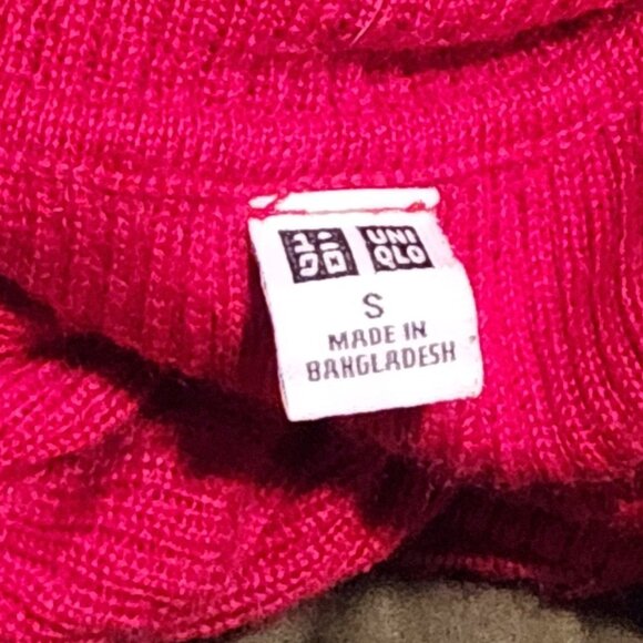 Ladies Small Uniqlo Turtleneck - Picture 5 of 5
